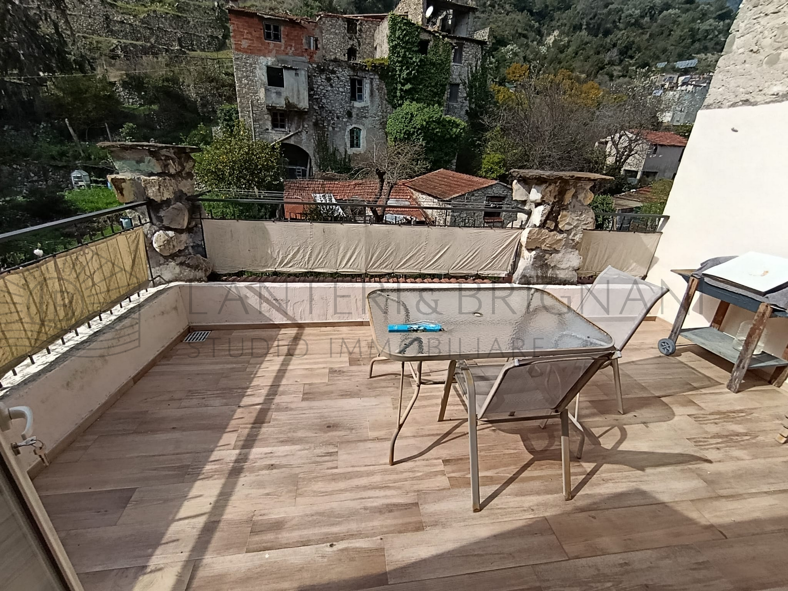 Terracielo ristrutturato con terrazza