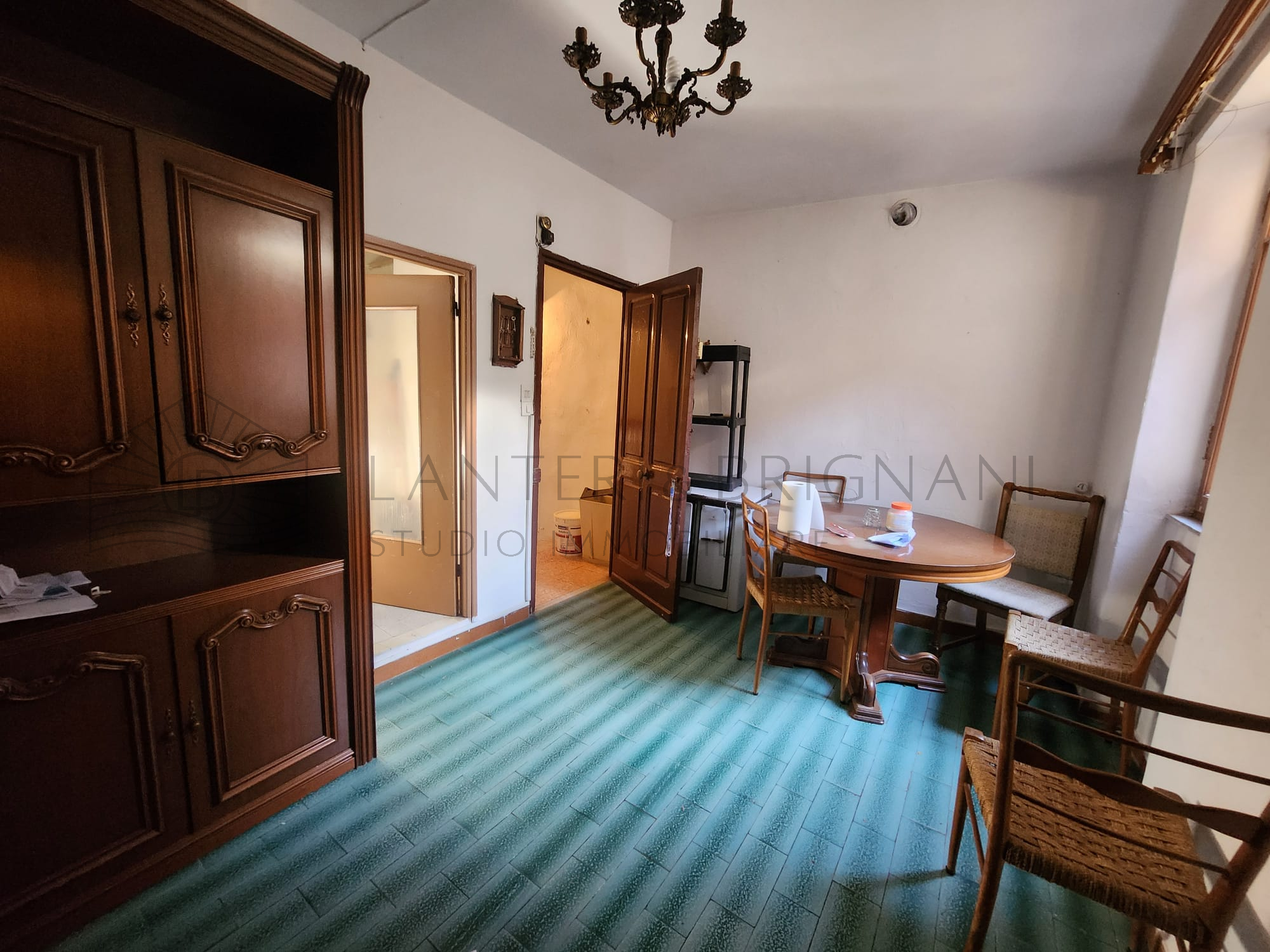 Appartamento su due piani con terrazzo