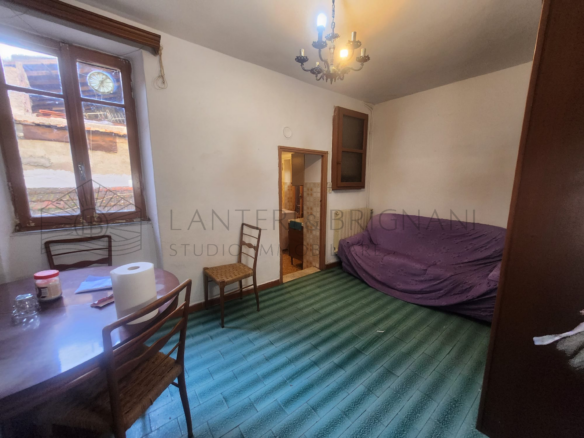 Appartamento su due piani con terrazzo