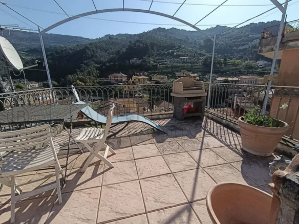 Terracielo ristrutturato con terrazza panoramica